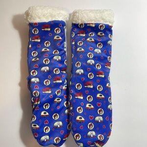 Buc-ee’s Serpa Gripper happy camper socks